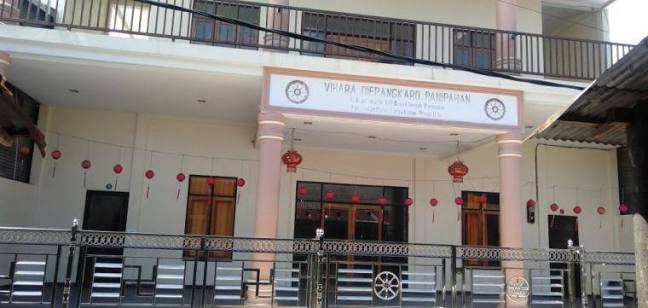 Tampak depan Vihara Diepangkaro Panipahan